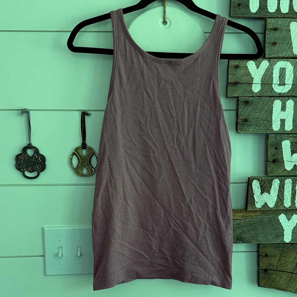 Lululemon size 8 tank